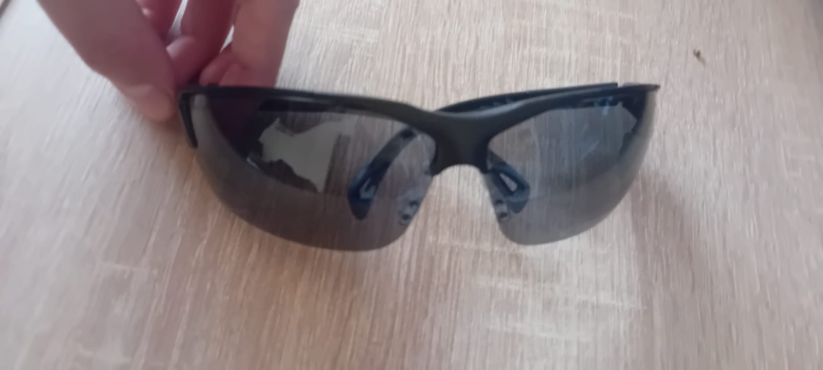 A real photo of Glasses Venture 3 Gray Antifog Pyramex by Mexi (2)