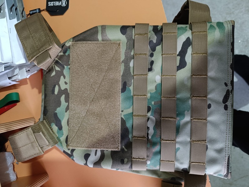 A real photo of Vesta tactica Plate Carrier cu insertii 8Fields Multicam by RYAN (5)