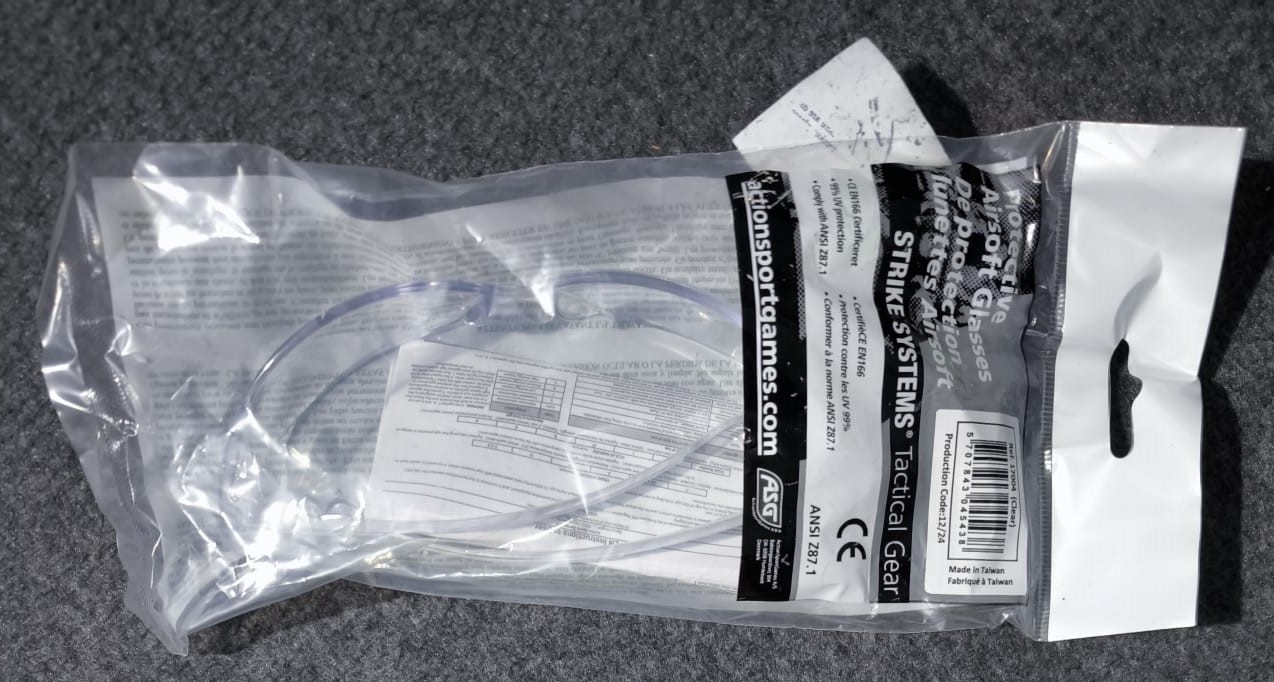 A real photo of Transparent protection glasses ASG by Mack (1)