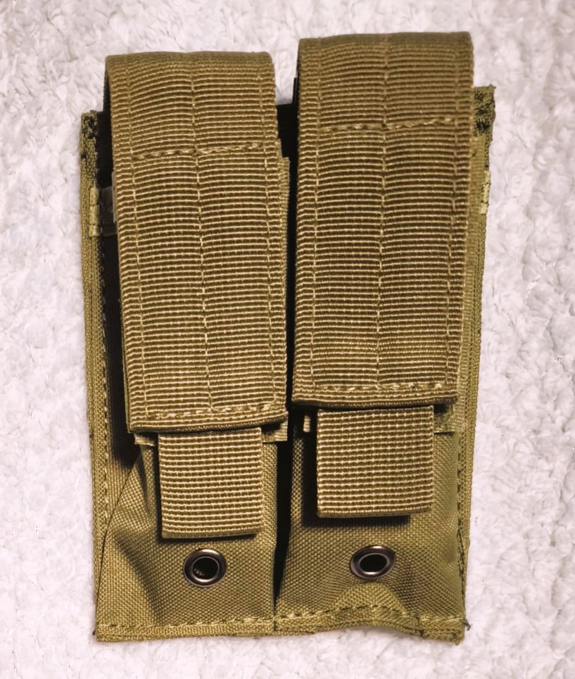 A real photo of Portincarcator dublu pistol Coyote by Solo (3)
