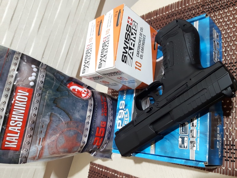 A real photo din Walther P99 DAO CO2 Umarex by Urs N. (1)