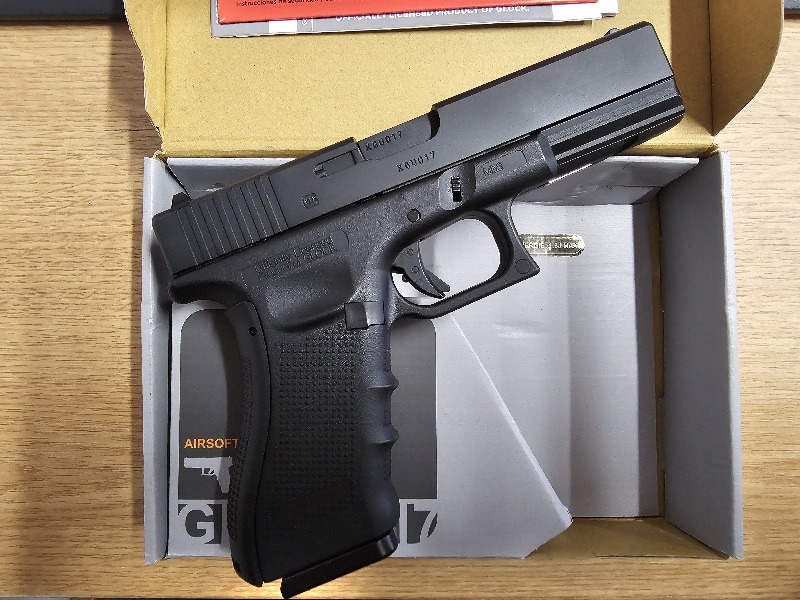 A real photo din Replica pistol Glock 17 Gen 4 Metal GBB CO2 Umarex by Adrian (3)