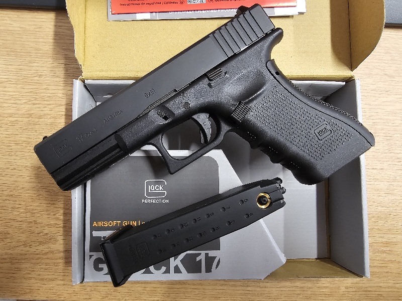 A real photo din Replica pistol Glock 17 Gen 4 Metal GBB CO2 Umarex by Adrian (4)