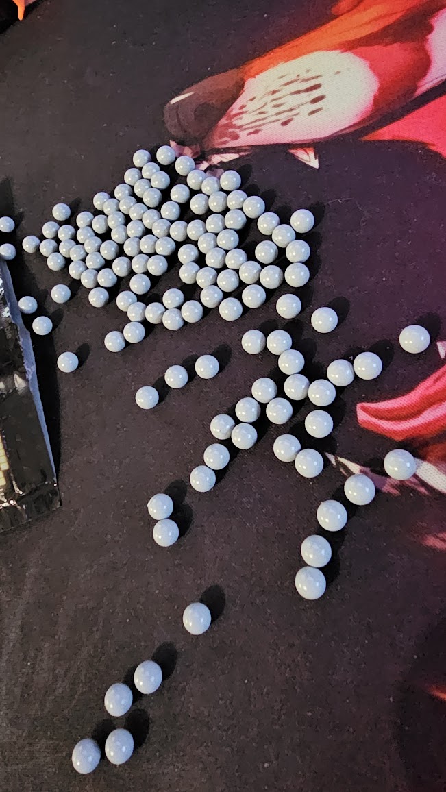 A real photo of BBS G&G Armament 0.30g 2000 pcs by D-Fox (3)