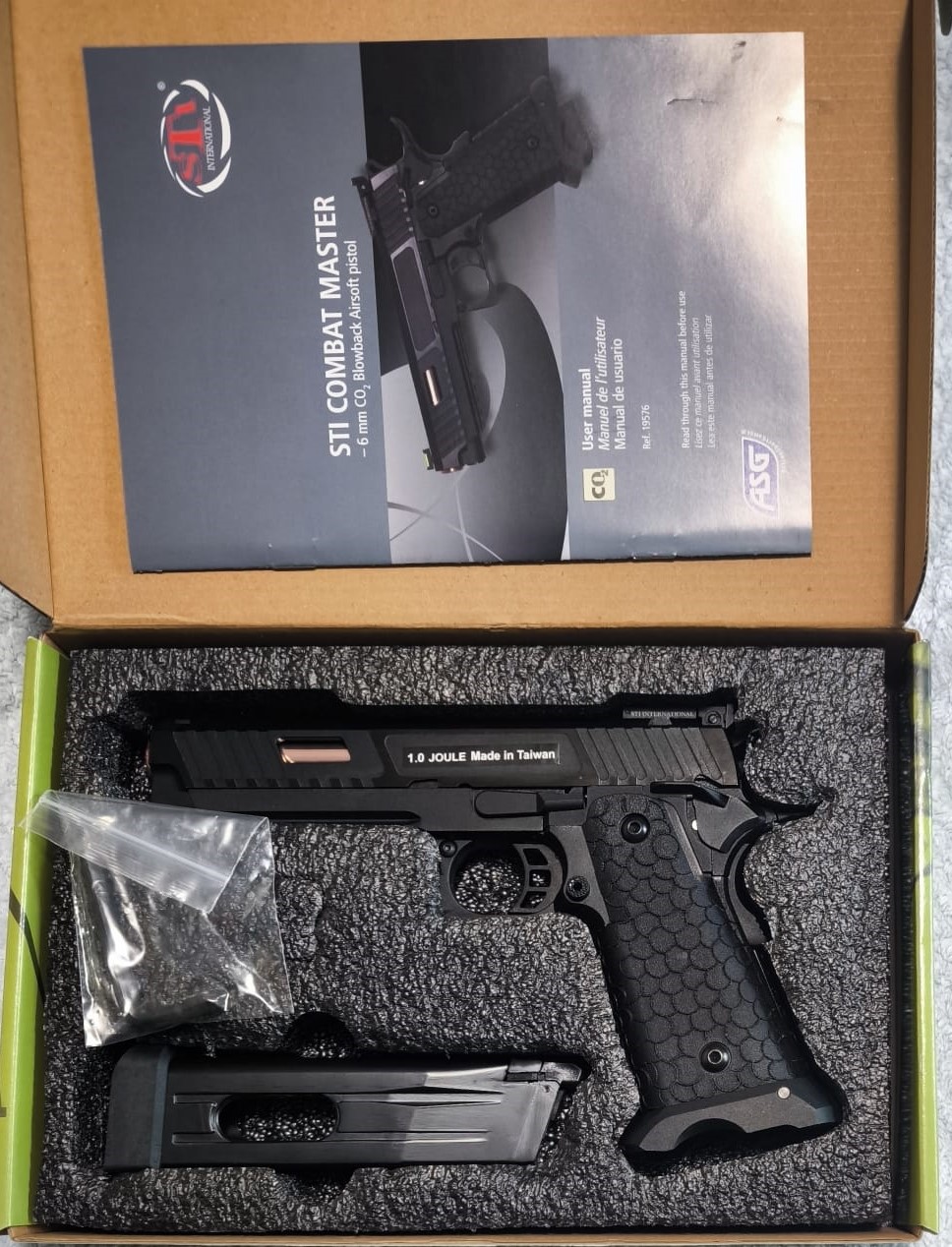 A real photo of Replica Combat Master CO2 STI by Andy (2)