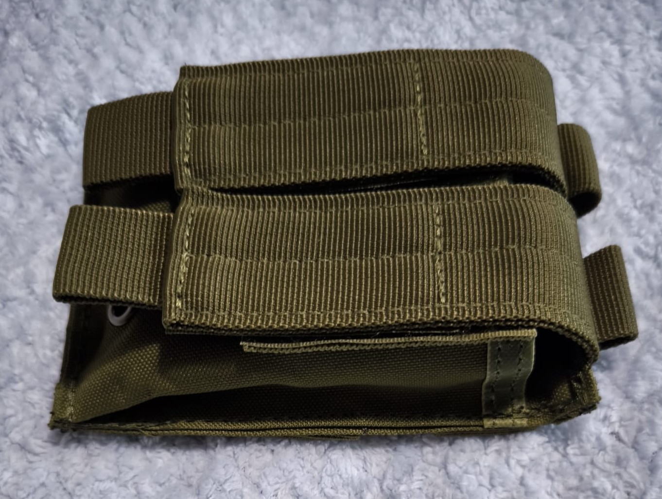 A real photo of Pouch incarcator pistol dublu Mil-Tec Olive by Solo (2)