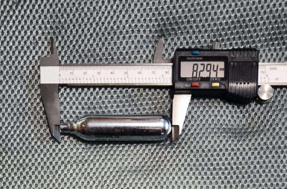A real photo of Umarex CO2 patron, 12g  by Solo (5)