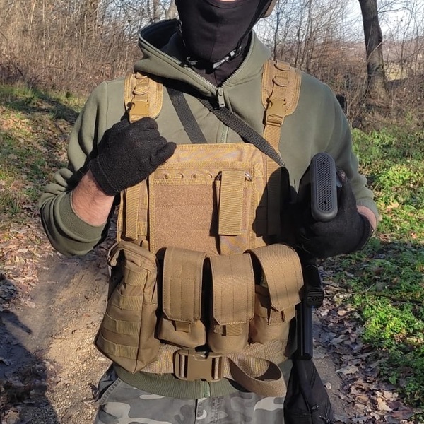 A real photo of Tactical Vest MBSS Plate Carrier Coyote by Hans (3)
