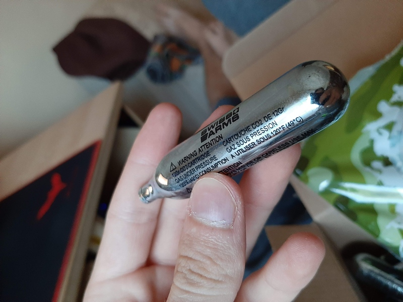 A real photo din Capsula CO2 12g Swiss Arms CyberGun by Ok. (3)