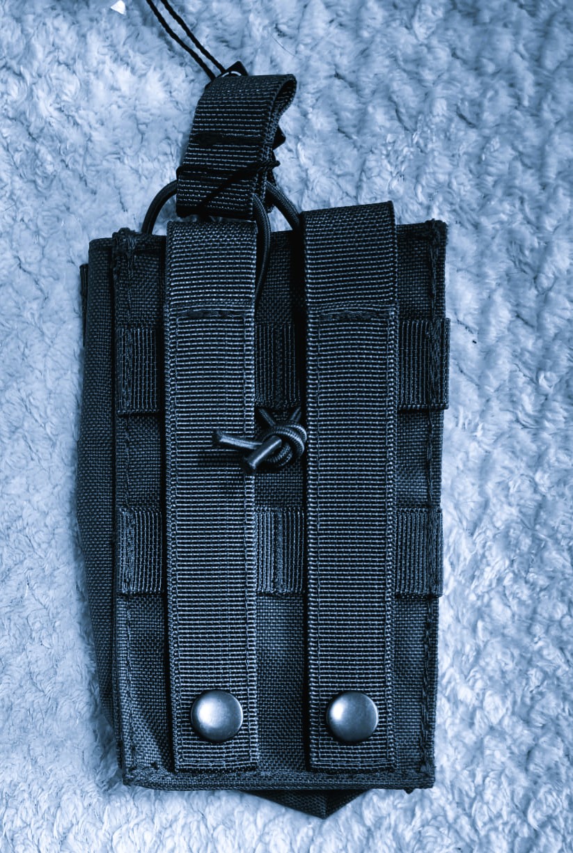 A real photo of Open Top Single AK Pouch 8Fields Black by Solo (3)
