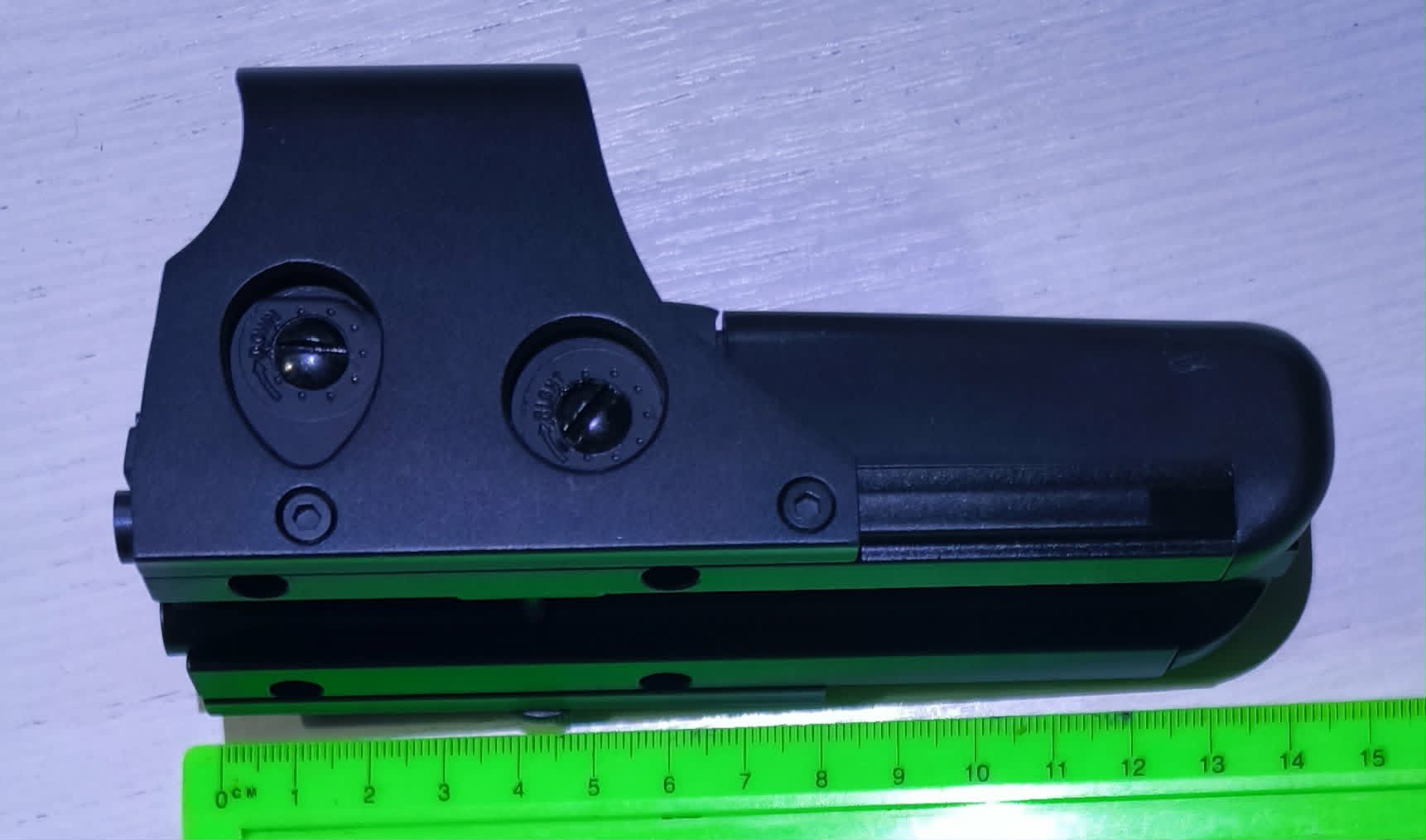 A real photo of Red dot holografic JS-Tactical by Solo (2)