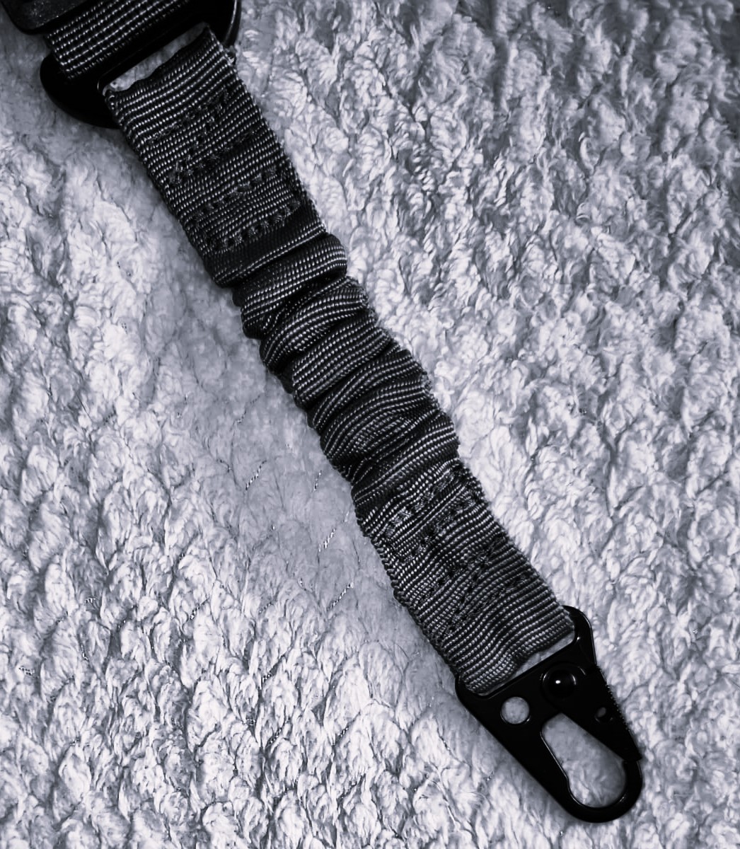 A real photo of Tactical sling 2 points Bungee Black 8Fields by Solo (3)