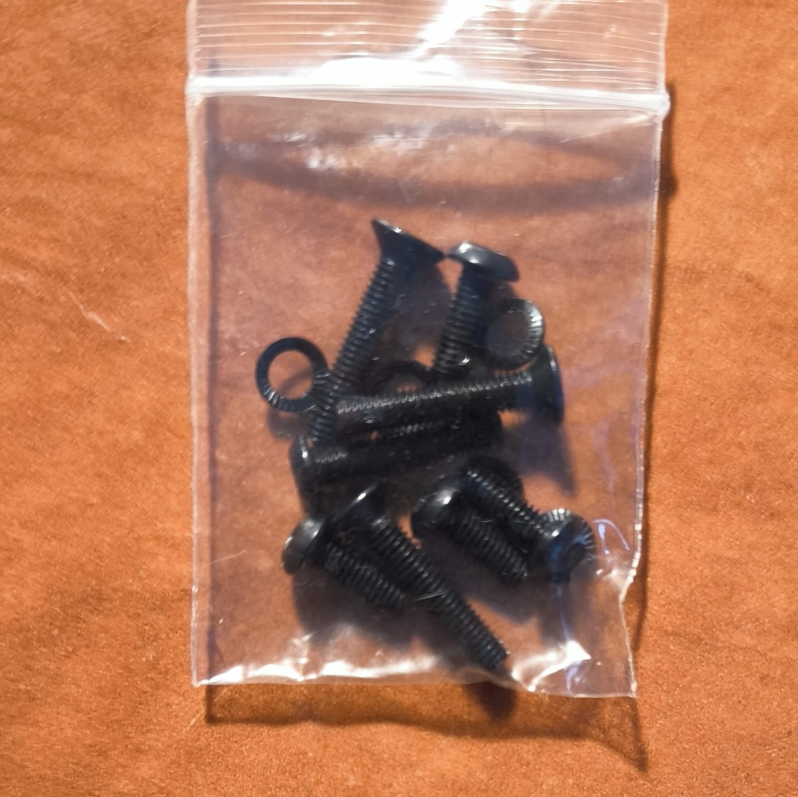 A real photo of Set of Screws for Gearbox V2 QD Specna Arms by Cosmin (3)