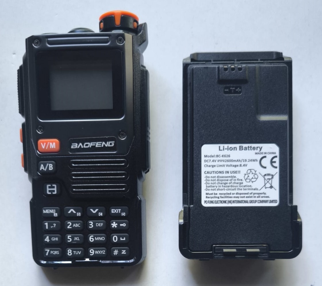A real photo of Statie Radio Baofeng UV-K61 Tri-band USB-C by Beny (3)