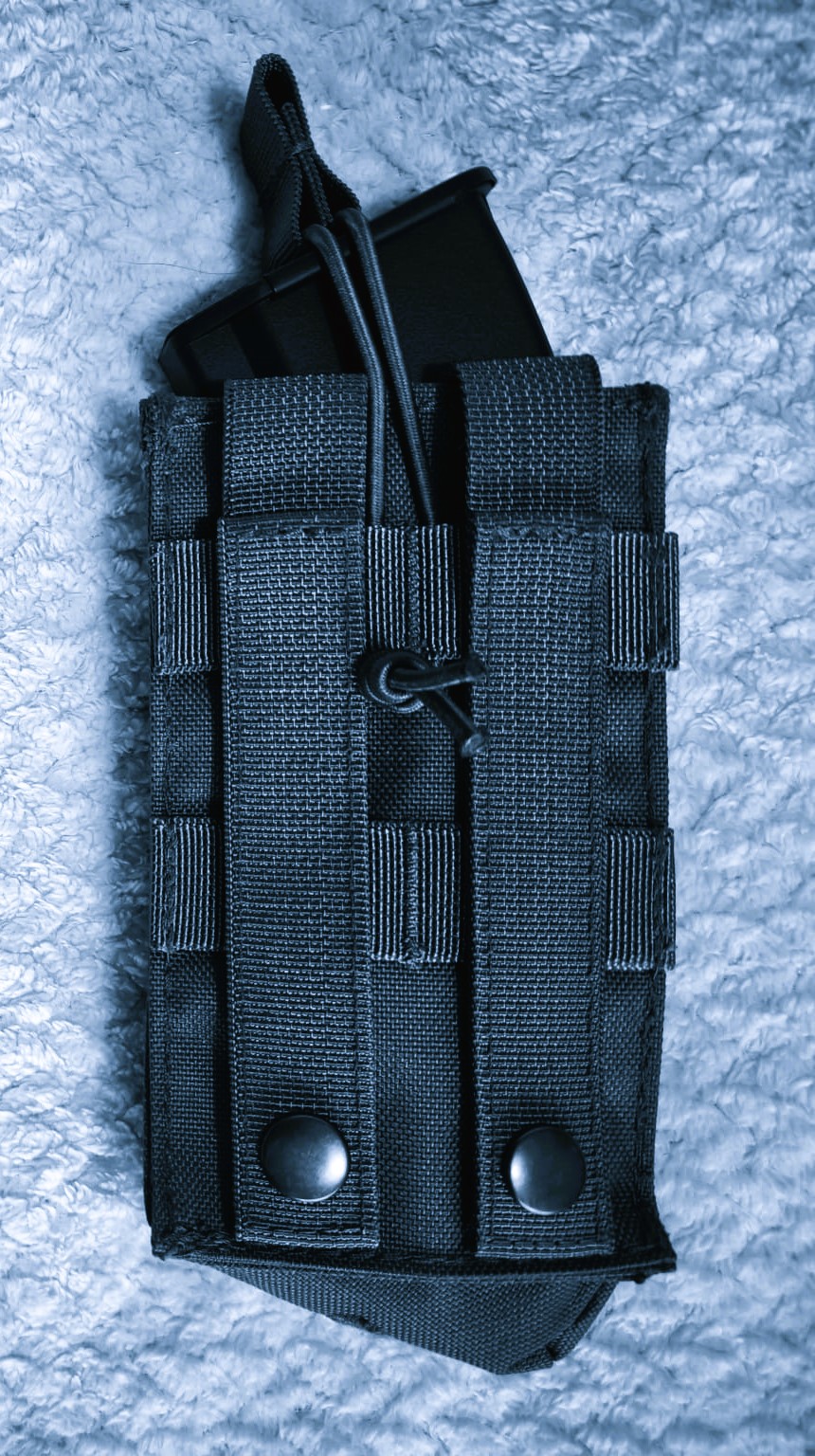 A real photo of Open Top Single AK Pouch 8Fields Black by Solo (5)