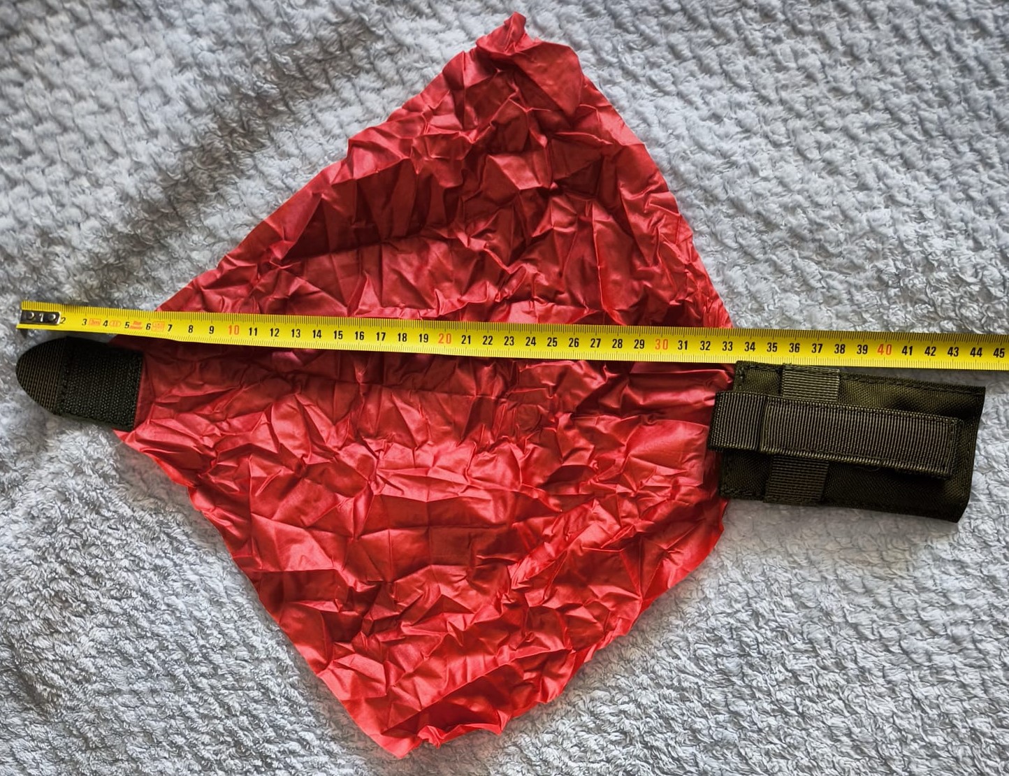 A real photo of Pouch airsoft cu steag rosu 8Fields Olive by Andy (4)