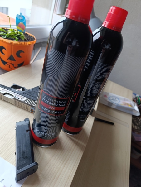 A real photo of Green Gas 500ml Red Nimrod by RYAN (2)