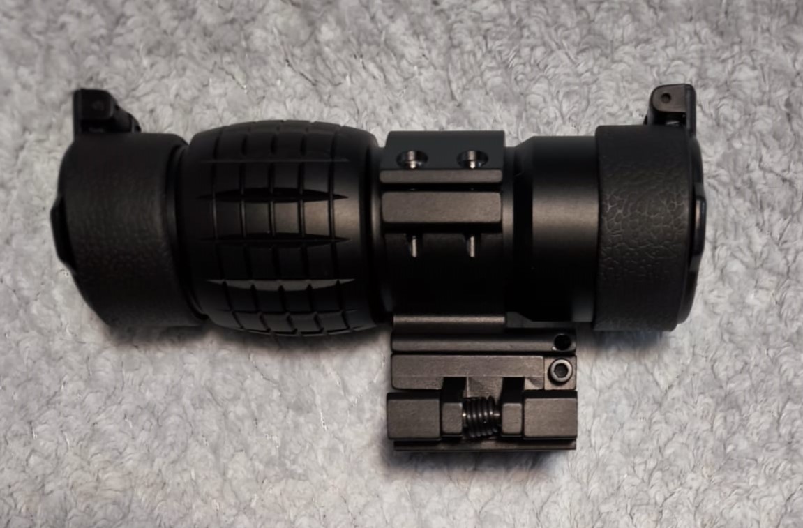 A real photo of Magnifier 3x35 V2 Theta Optics by Solo (3)