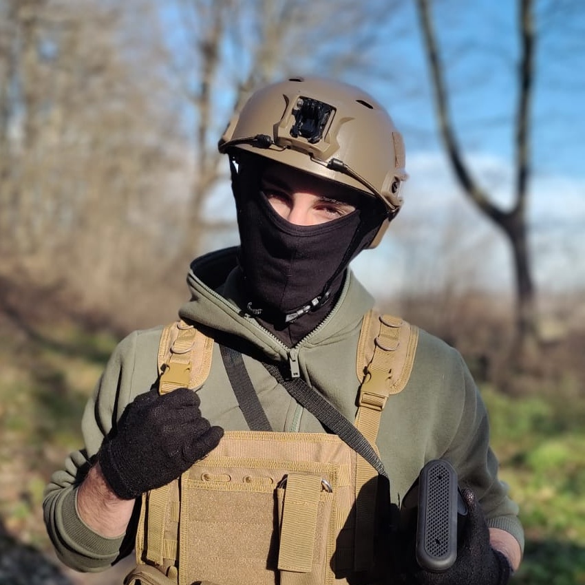 A real photo of Balaclava Invader Gear Black by Hans (4)