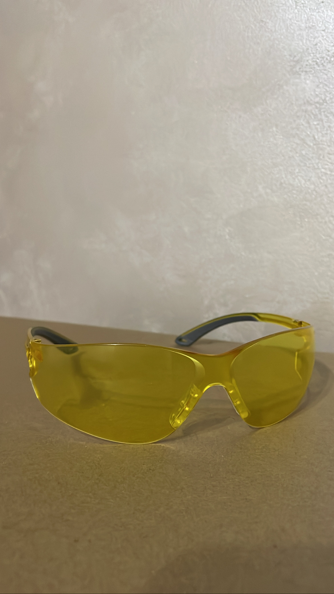 A real photo of Protection Glasses Swiss Arms yellow by Grigoras Marius (2)
