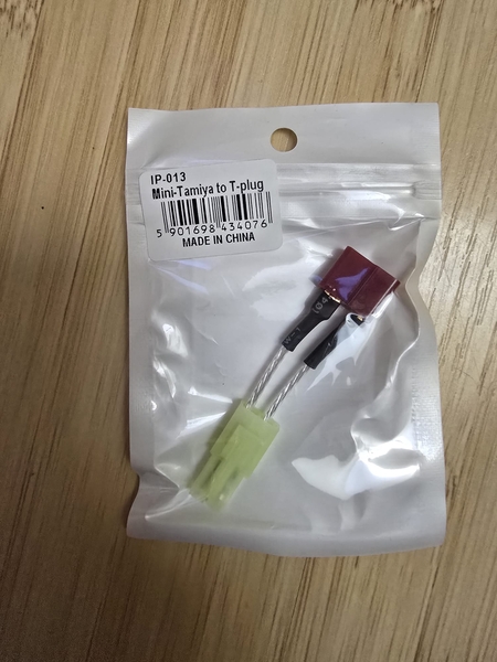 A real photo of Battery connector adapter Tamiya F - Deans M IPower by Gabriel (1)