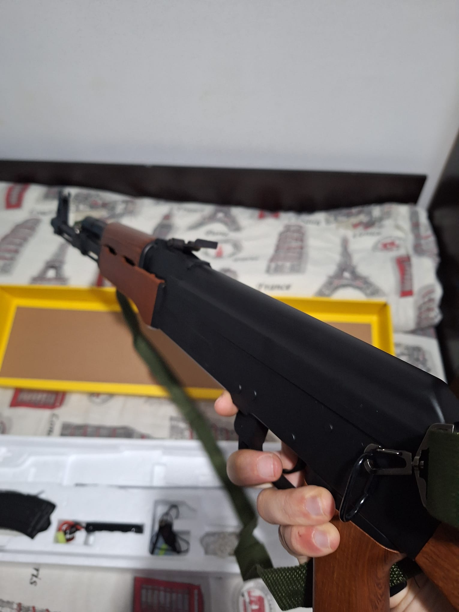 A real photo of Assault rifle AK47 Cyma (CM.522) by Alex (2)