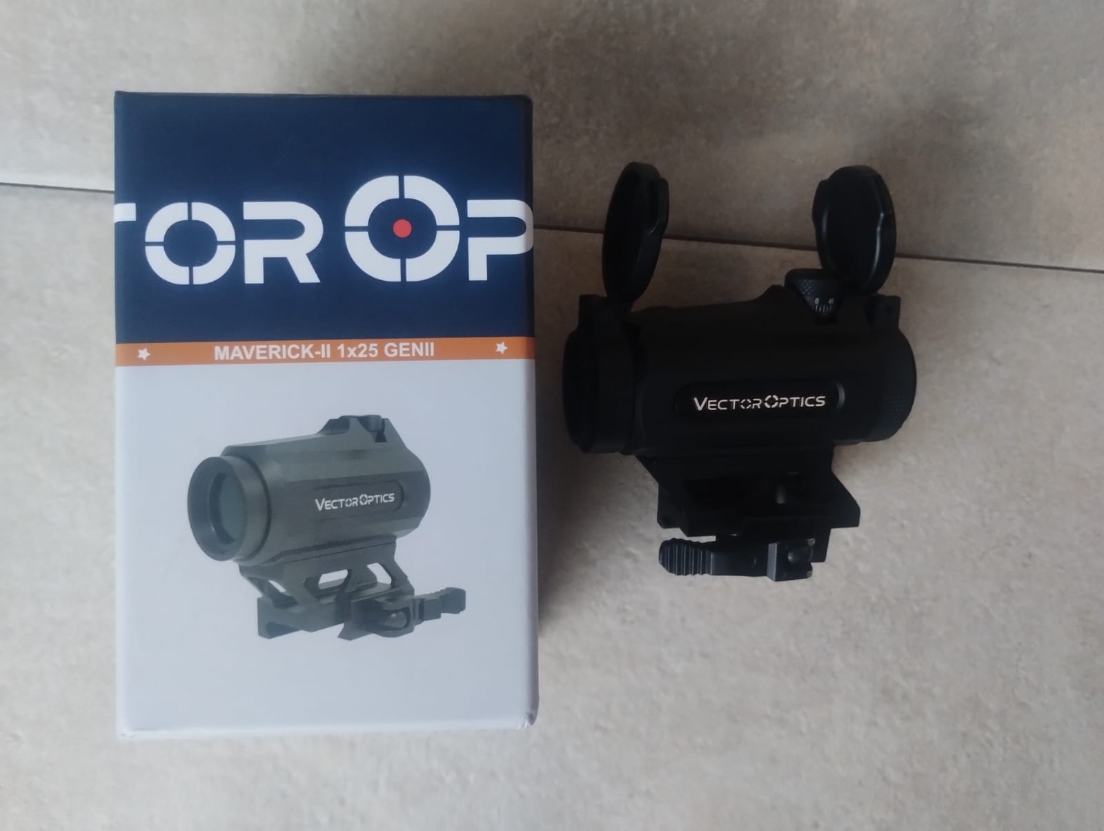 A real photo of Red dot Maverick-II 1X25 Gen II Vector Optics by Alex (4)