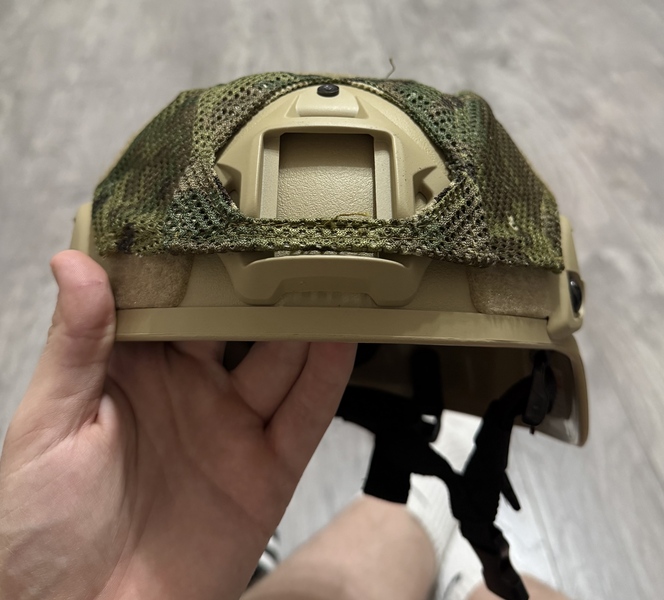A real photo of Helmet cover FAST Mod B 8Fields Multicam by Robastien (1)