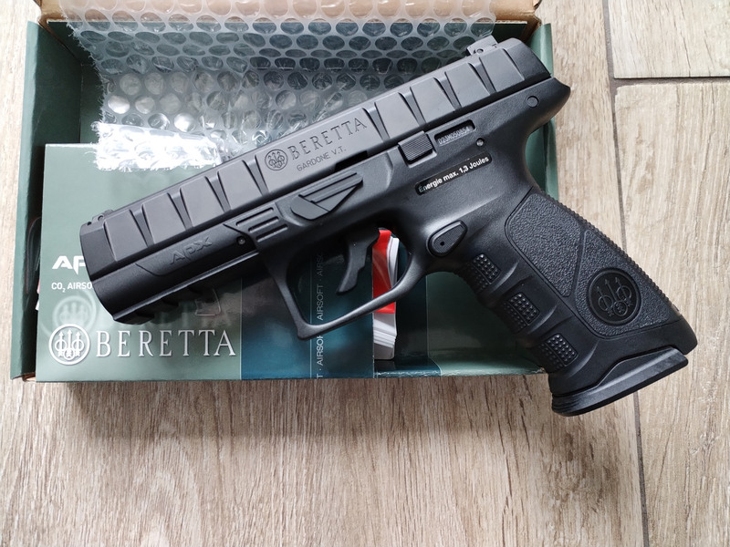 A real photo din Replica Beretta APX CO2 by N01B4ME (6)