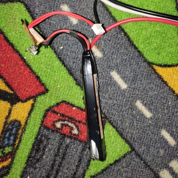 A real photo din Acumulator Li-Po 7.4V / 2200mAh 20C IPower by Hans (2)