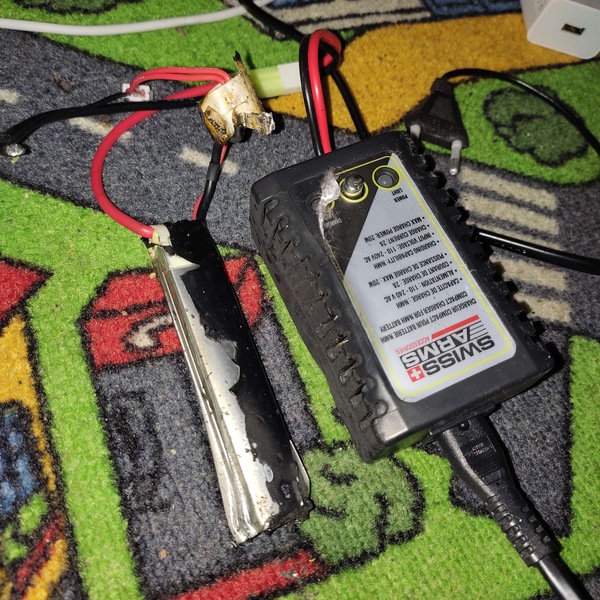 A real photo din Acumulator Li-Po 7.4V / 2200mAh 20C IPower by Hans (4)