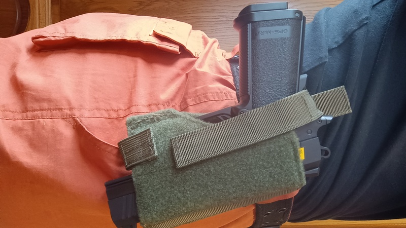 A real photo din Toc pistol compact 8FIELDS Olive by Beji (5)