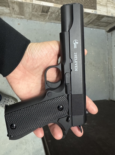 A real photo of Colt 19Eleven spring pistol Metal Slide Umarex by Bogdan (2)