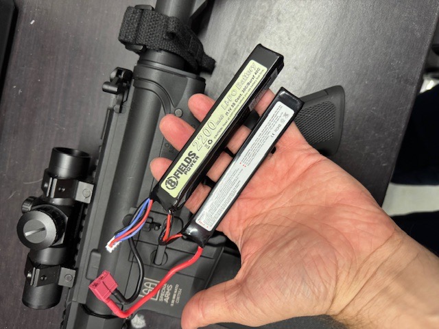 A real photo din Acumulator Li-Po 11.1V / 2200mAh 20/40C Deans 8Fields  by Bogdan (1)