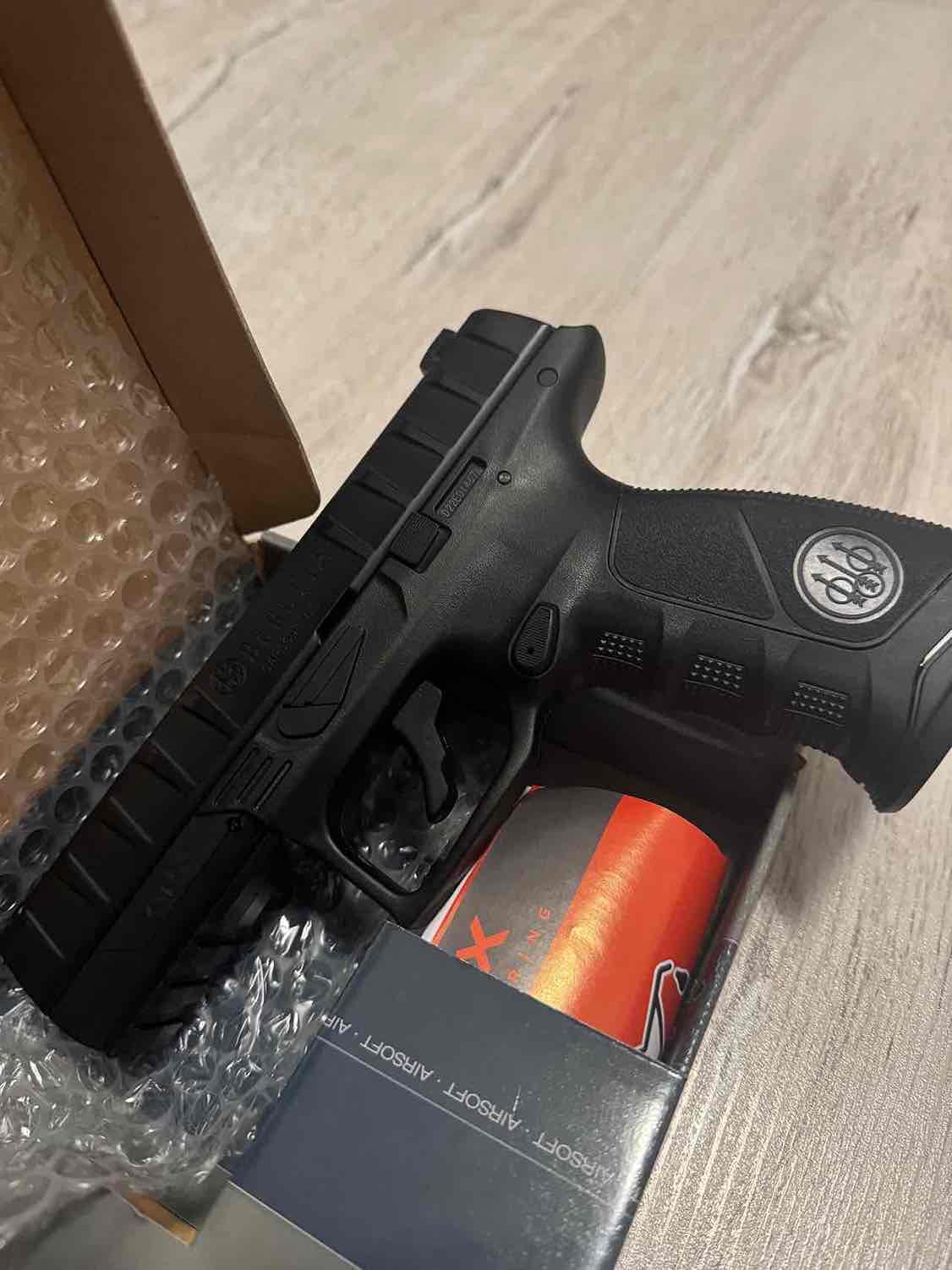 A real photo din Replica Beretta APX CO2 by Andrei (2)