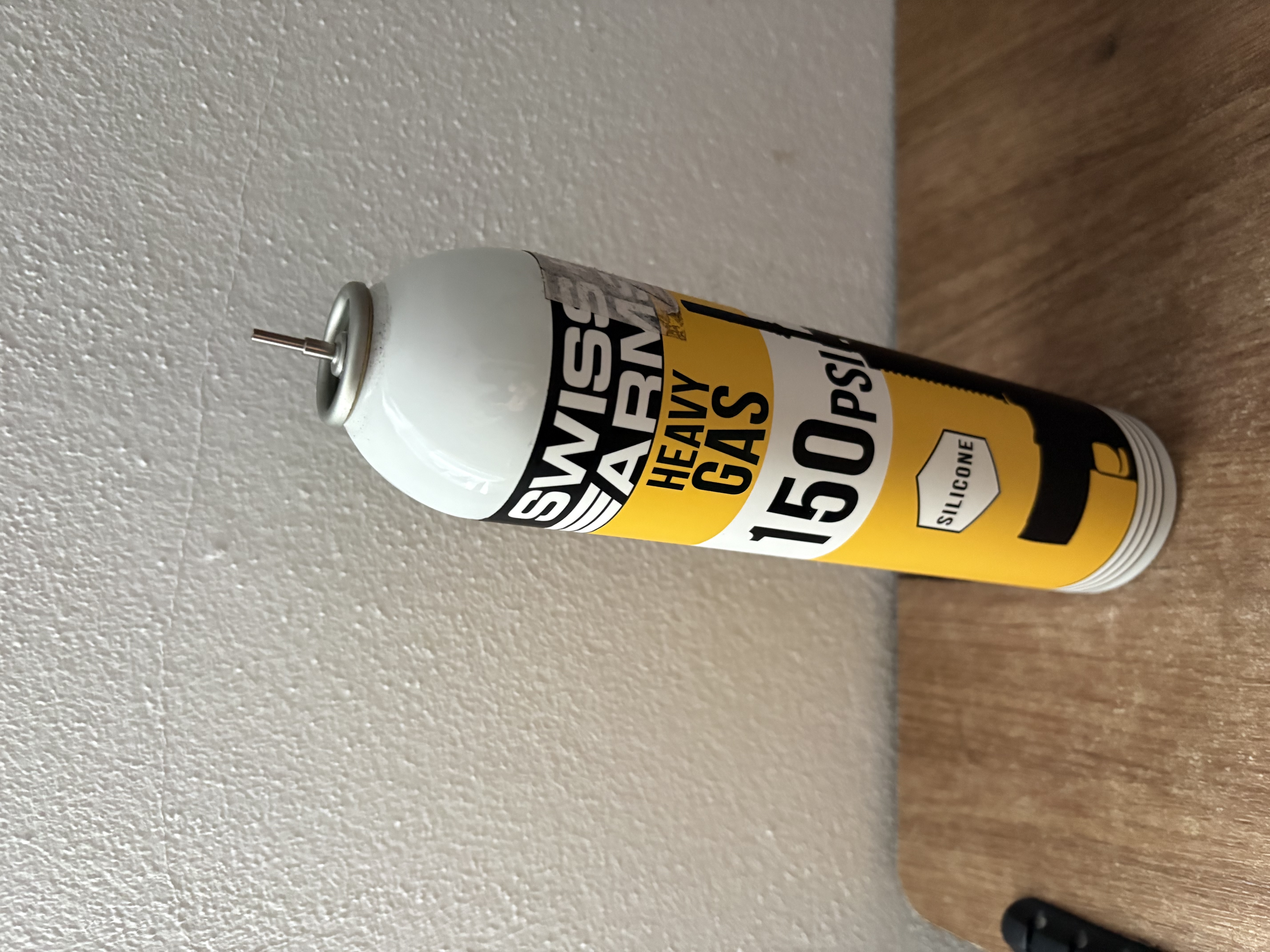 A real photo of Heavy Green Gas 150 PSI Swiss Arms 760 ml with silicone by David (2)