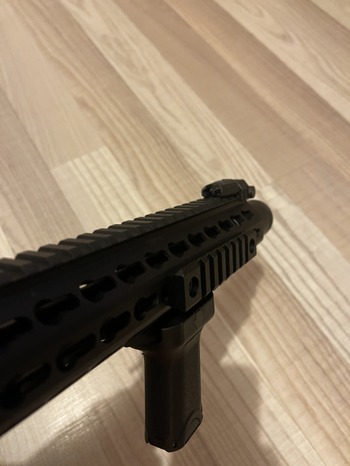 A real photo of KeyMod RIS rail 93 mm Vector Optics by Buliga (1)