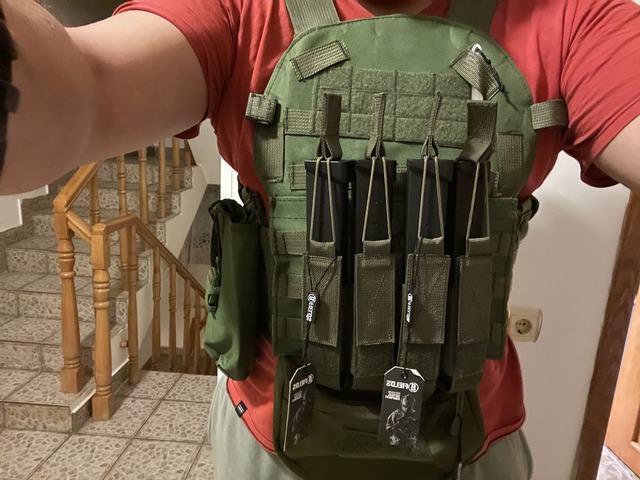 A real photo of Double magazine pouch for MP5/MP7 8Fields Olive by Buliga (1)