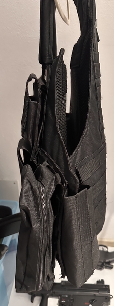 A real photo of Vesta tactica Ciras Swiss Arms Negru by Doru (3)