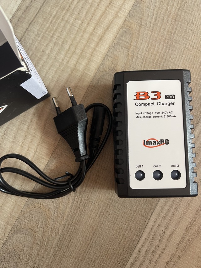 A real photo of Alimentator B3 10W LiPo IMAX by Stefan (3)