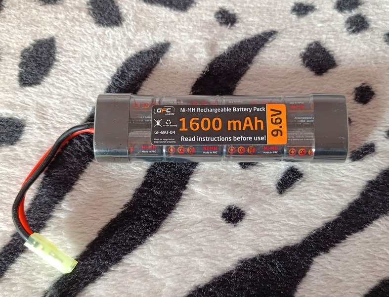 A real photo of Acumulator NiMH 9.6V 1600mAh GFC by Mihai Ghinescu (4)