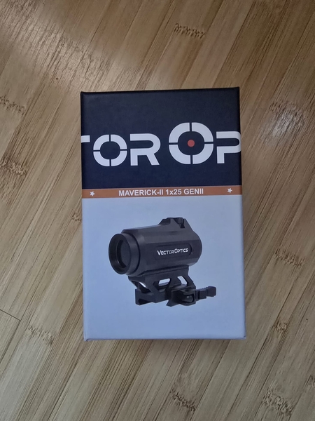 A real photo of Red dot Maverick-II 1X25 Gen II Vector Optics by Gabriel (1)
