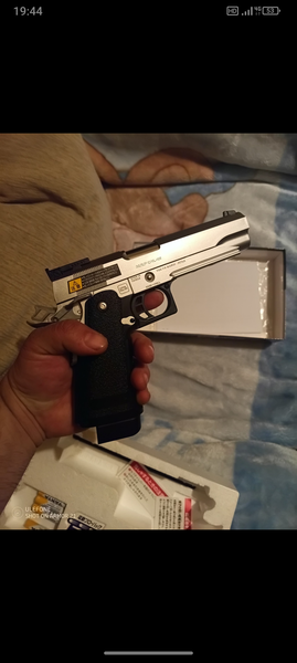 A real photo din Replica pistol electric Hi-Capa 5.1 Silver Tokyo Marui by Moldovan (4)