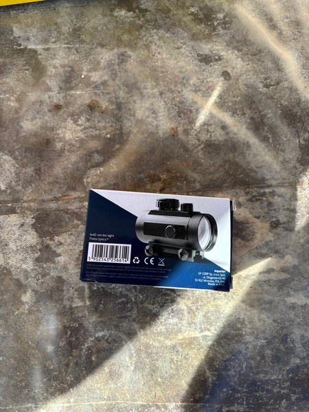 A real photo of Red Dot 1x40 Reflex sight Theta Optics by Bogdan I. (5)