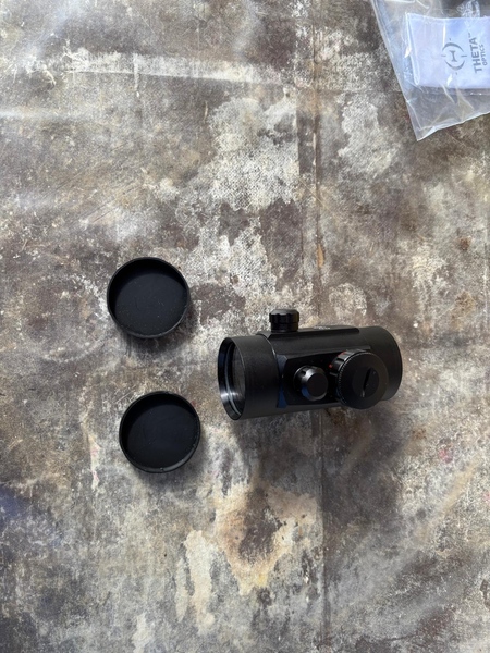 A real photo of Red Dot 1x40 Reflex sight Theta Optics by Bogdan I. (1)