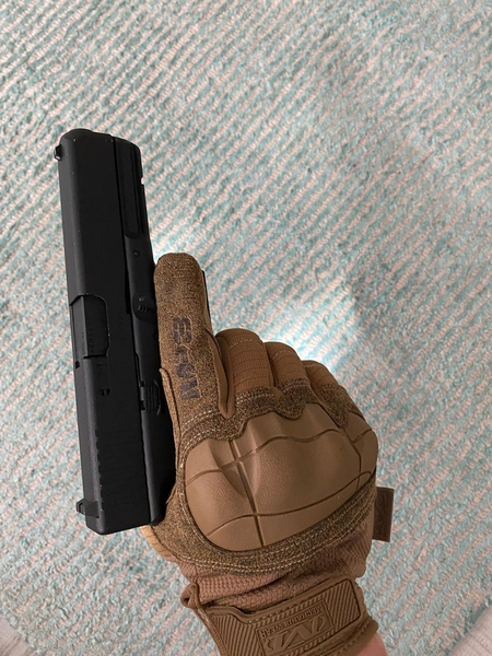 A real photo of Gloves Original M-Pact 3 Gen II Mechanix Wear Coyote L by Marius (5)