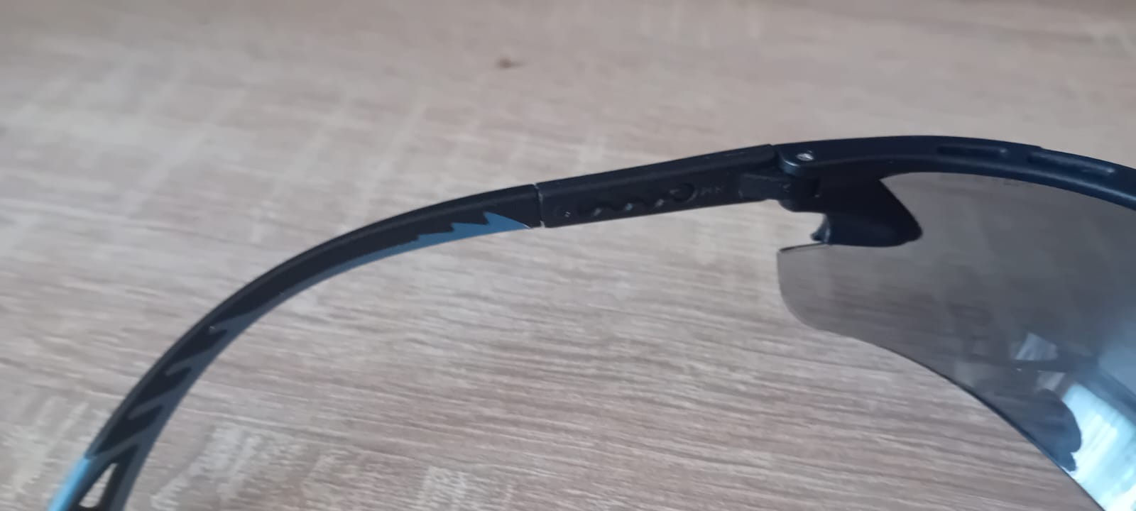A real photo of Glasses Venture 3 Gray Antifog Pyramex by Mexi (1)