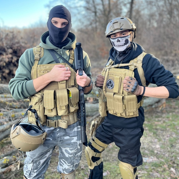 A real photo of Tactical Vest MBSS Plate Carrier Coyote by Hans (2)