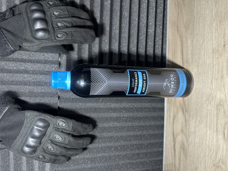 A real photo of Green Gas 500ml Blue Nimrod Light Performance by iToo (1)