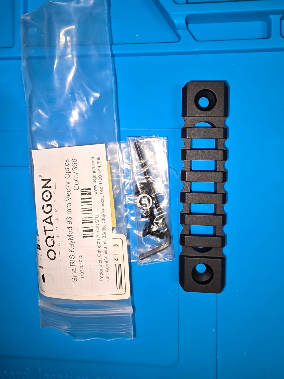 A real photo of KeyMod RIS rail 93 mm Vector Optics by Gabriel (1)